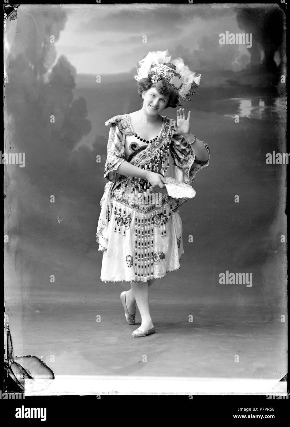 Evelyne Bergström i En smekmånad j'Kina, Operett-teatern 1909. Glasnegativ rollporträtt 155 Evelyne Bergström, - le symbole - FR079 Banque D'Images