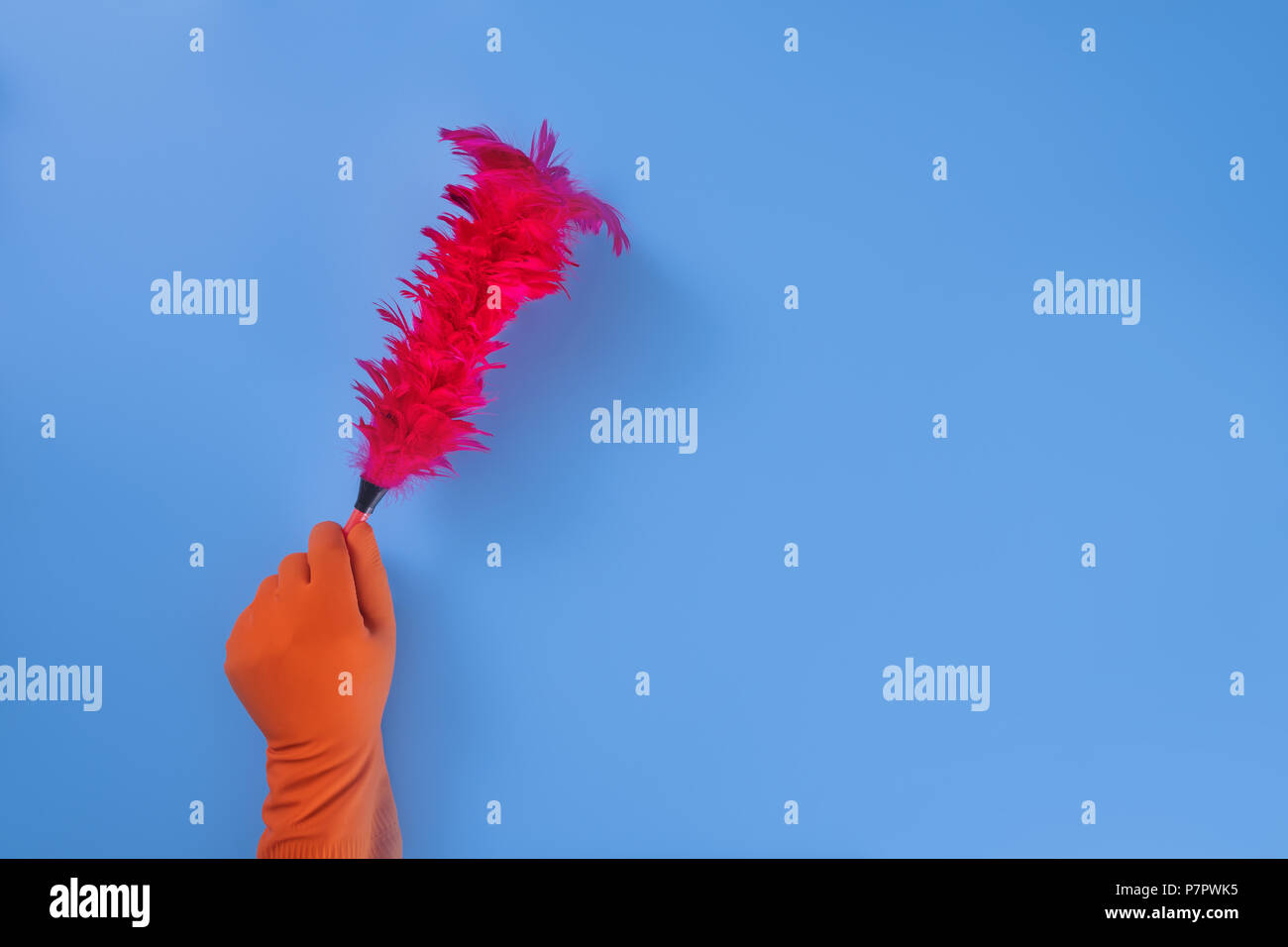 Nettoyage coloré cuisine, salle de bains et d'autres chambres propres service concept Banque D'Images