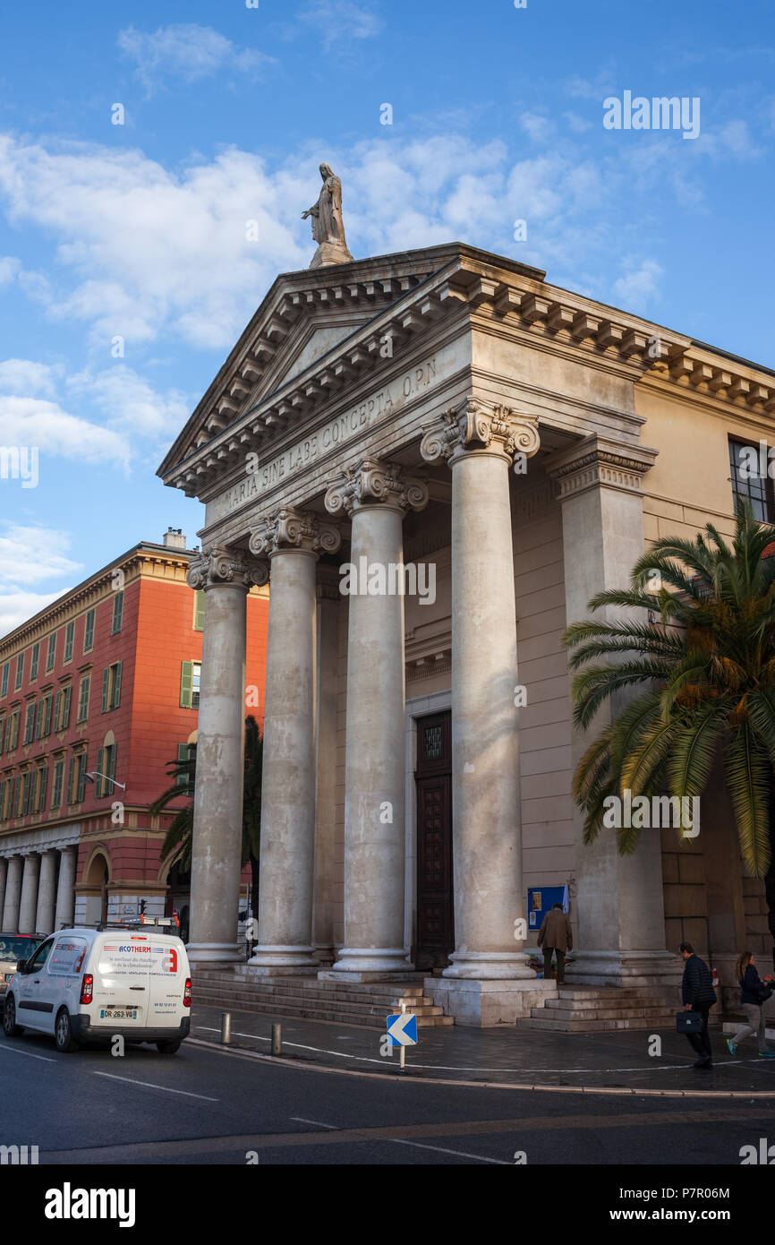 Église de Notre Dame du Port dans la ville de Nice, France Photo Stock -  Alamy