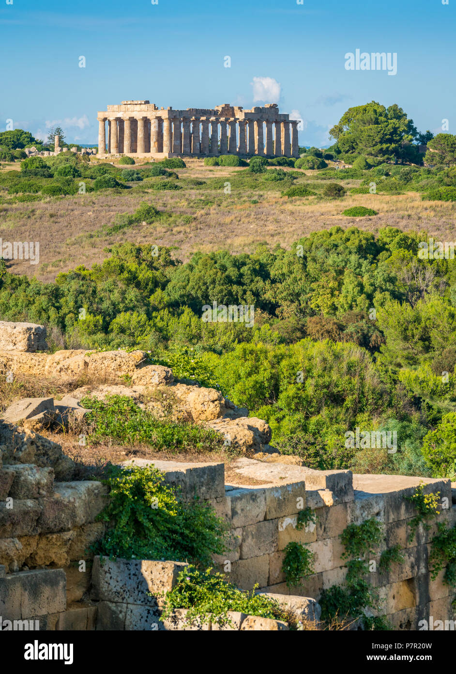 Ruines à Selinunte, site archéologique et l'ancienne ville grecque en Sicile, Italie. Banque D'Images
