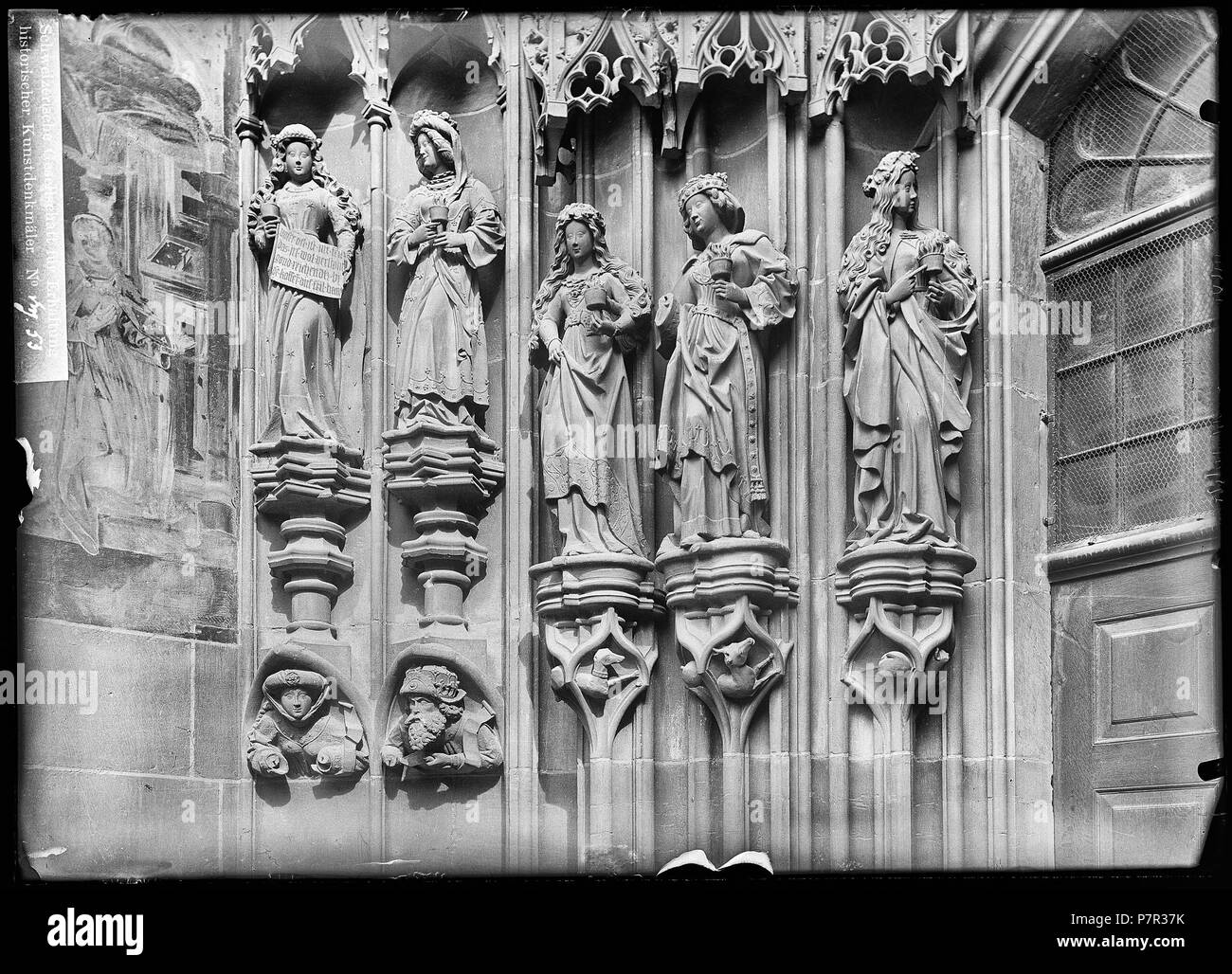 68 CH-NB - Berne, Münster, vue partielle extérieure - Collection Max van Berchem - EAD-6633 Banque D'Images