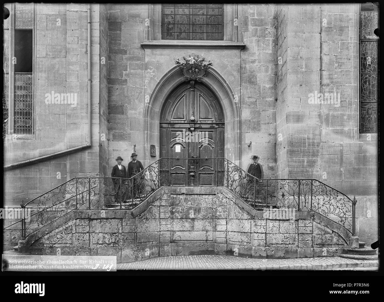 71 CH-NB - Fribourg, Cathédrale St-Nicolas, vue partielle extérieure - Collection Max van Berchem - EAD-6854 Banque D'Images