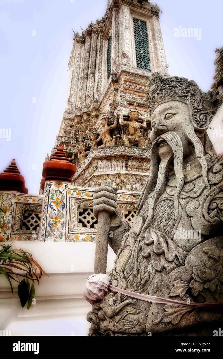 Wat Arun sur le Choa Phraya. Bangkok, Thaïlande. Banque D'Images