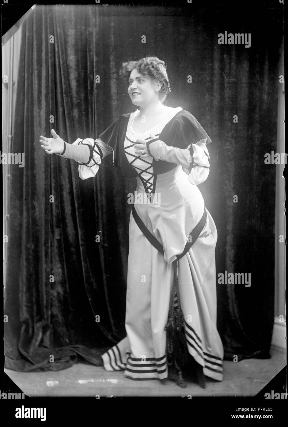 Anna Bartels som je Muntra fruarna Fru Ström, Kungliga Operan je Windsor 1913. Glasnegativ rollporträtt 22 Anna Bartels, - le symbole - FR033 Banque D'Images