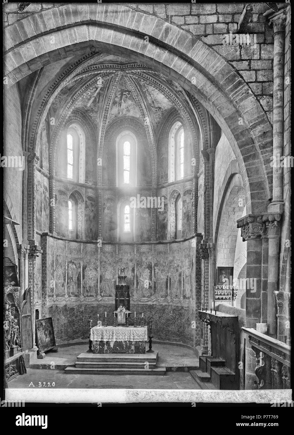 82 CH-NB - Sion, Basilique de Valère, choeur, vue partielle intérieure - Collection Max van Berchem - EAD-8632 Banque D'Images