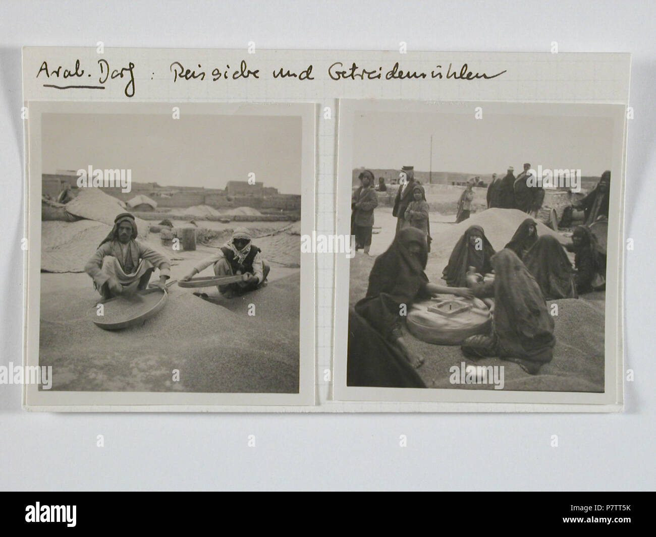 Alltagsszene Karteikarte Irak : ; : Reissieben Getreidemahlen ;. à partir de 1933 jusqu'à 1934 73 CH-NB - Irak- Alltagsszene - Annemarie Schwarzenbach - SLA-Schwarzenbach-A-5-03-094 Banque D'Images