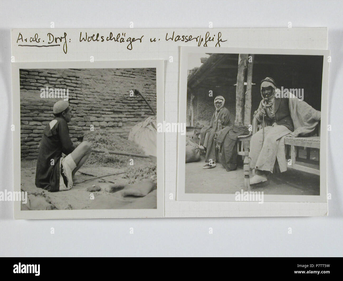 Irak : Dorf Alltagsszene Karteikarte ; : Wollschläger ; Wasserpfeifenraucher. à partir de 1933 jusqu'à 1934 73 CH-NB - Irak- Dorf Alltagsszene - Annemarie Schwarzenbach - SLA-Schwarzenbach-A-5-03-090 Banque D'Images