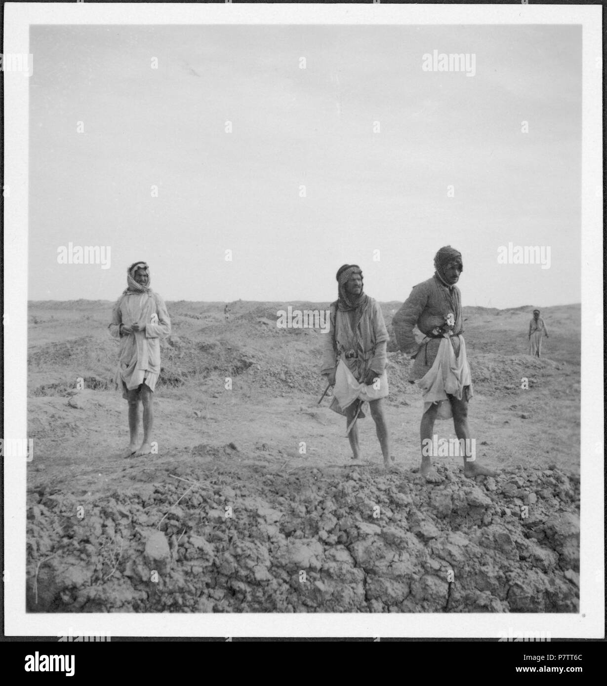 Irak : Alltagsszene ; Gruppe von Männern. à partir de 1933 jusqu'à 1934 73 CH-NB - Irak- Alltagsszene - Annemarie Schwarzenbach - SLA-Schwarzenbach-A-5-03-076 Banque D'Images