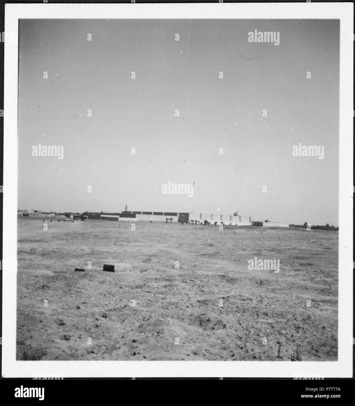 Irak : Landschaft ; Landschaft mit Bauten in der Ferne. à partir de 1933 jusqu'à 1934 73 CH-NB - Irak- Landschaft - Annemarie Schwarzenbach - SLA-Schwarzenbach-A-5-03-164 Banque D'Images