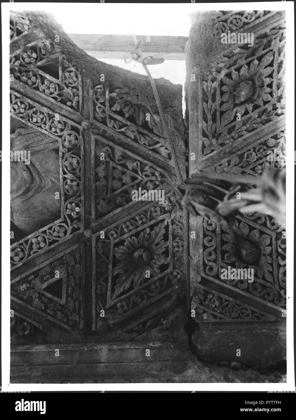 Liban, Baalbek : Tempel ; Detailansicht Kassettendecke. à partir de 1933 jusqu'à 1934 74 CH-NB - Liban, Baalbek- Tempel - Annemarie Schwarzenbach - SLA-Schwarzenbach-A-5-03-008 Banque D'Images