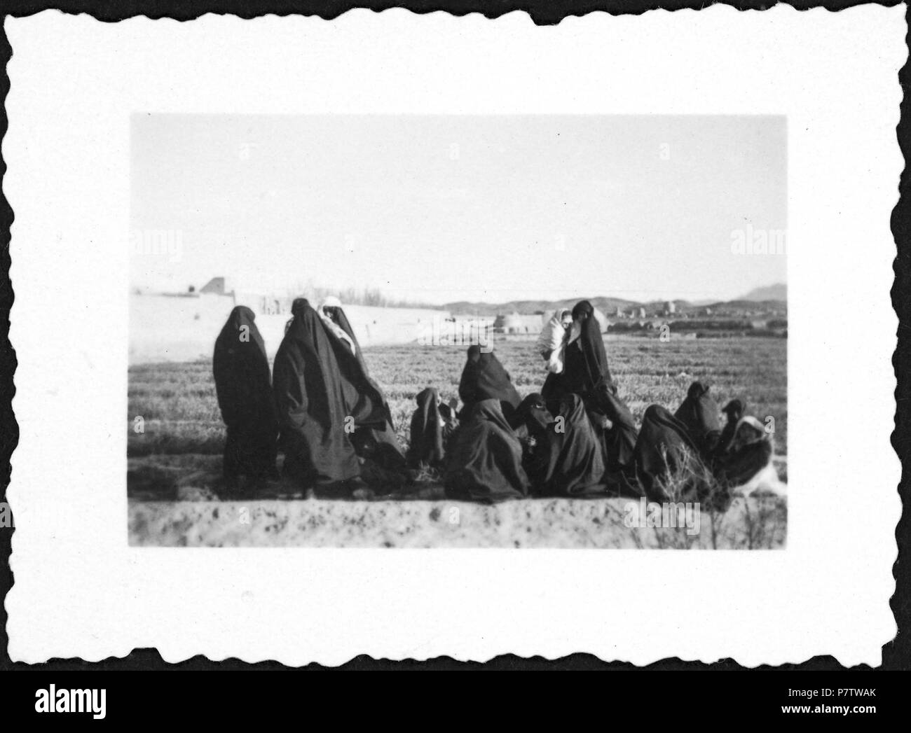 Persien : verschleierte Frauen ; Gruppe von Frauen verschleierten. à partir de 1933 jusqu'à 1934 78 CH-NB - Persien- verschleierte Frauen - Annemarie Schwarzenbach - SLA-Schwarzenbach-A-5-04-174 Banque D'Images