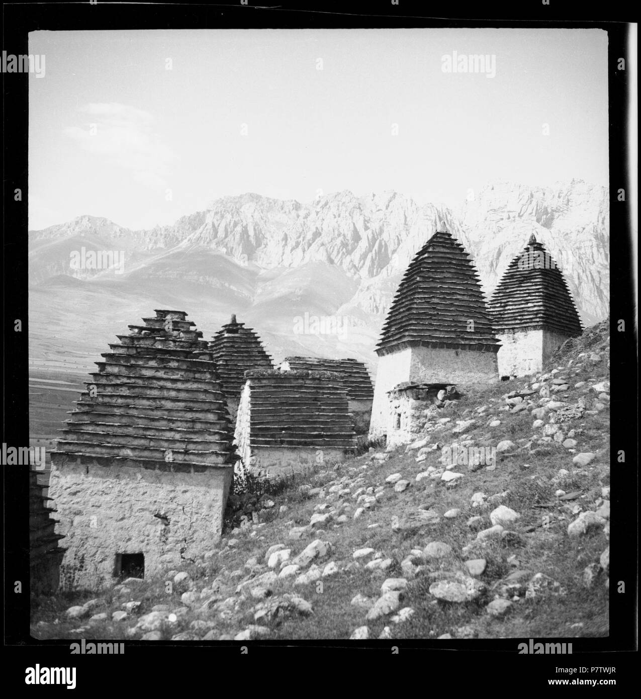 Nordossetien Totenstadt, Russland : Totentürme Nekropole, 1933 ; jusqu'en 1934. à partir de 80 CH-NB -- Totenstadt Nordossetien, Russland, Nekropole - Annemarie Schwarzenbach - SLA-Schwarzenbach-A-5-04-247 Banque D'Images