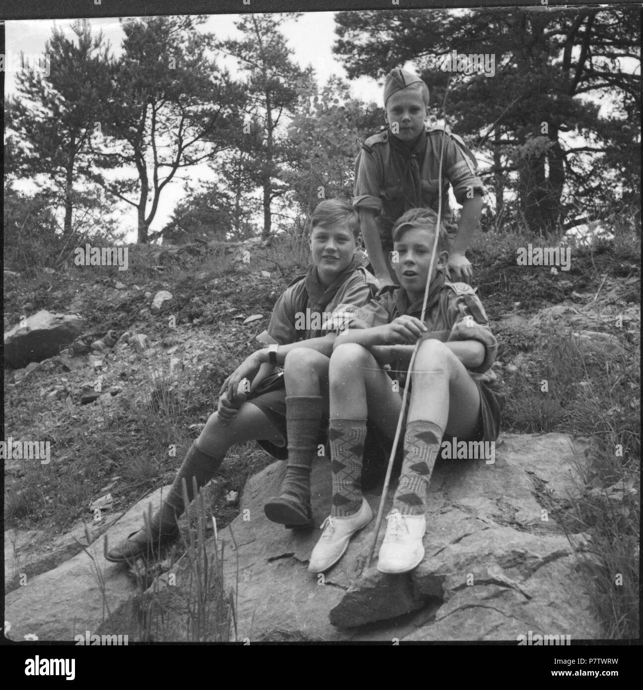 Schweden, Mariefred : Schloss Gripsholm ; Drei Knaben dans Pfadfinderuniform. 81 juin 1937 CH-NB - Schweden, Mariefred- Schloss Gripsholm - Annemarie Schwarzenbach - SLA-Schwarzenbach-A-5-17-292 Banque D'Images