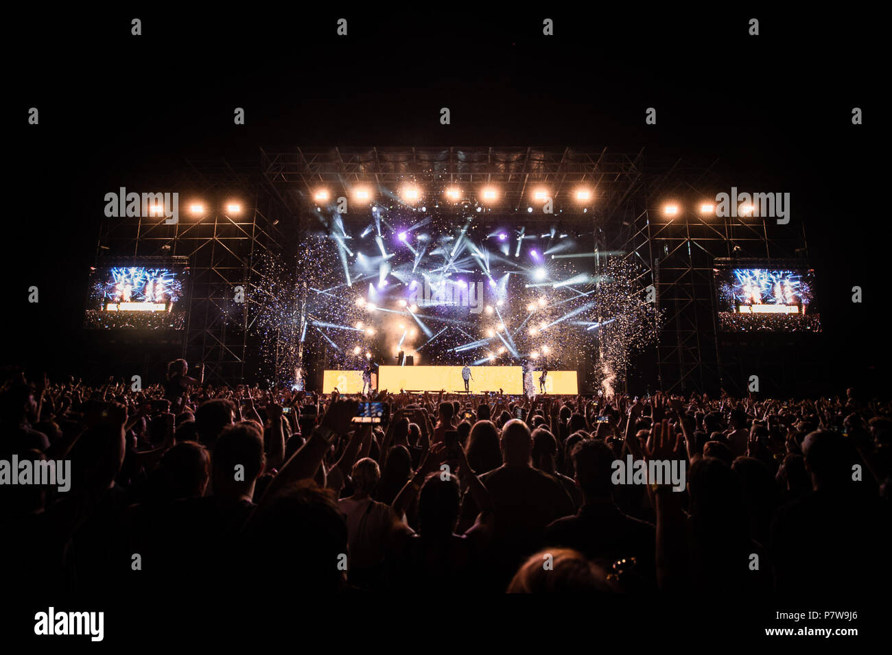 Rome, Italie. 7 juillet 2018. Silvano Albanese, connu sous son nom de scène Coez en live sur scène à Rome au festival Rock in Roma devant 32000 personnes, Rome, Italie, le 7 juillet 2018. Photo par Giuseppe Maffia Banque D'Images