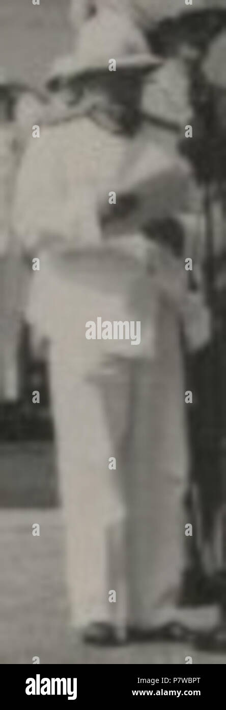 Anglais : Photographie prise à Aden en janvier 1939 lors de cérémonies tenues dans la célébration du centenaire de la règle britannique à Aden. Sur la droite, le gouverneur, Sir Bernard Reilly, est la lecture d'une proclamation. 22 mai 2014, 14:35:45 42 Bernard Rawdon Reilly Banque D'Images