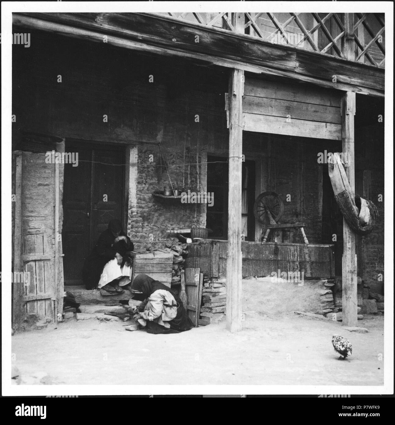 Georgien, Tiflis : Nonnen ; Nonnen bei der Arbeit. à partir de 1933 jusqu'à 1934 72 CH-NB - Georgien, Tiflis- Nonnen - Annemarie Schwarzenbach - SLA-Schwarzenbach-A-5-04-268 Banque D'Images