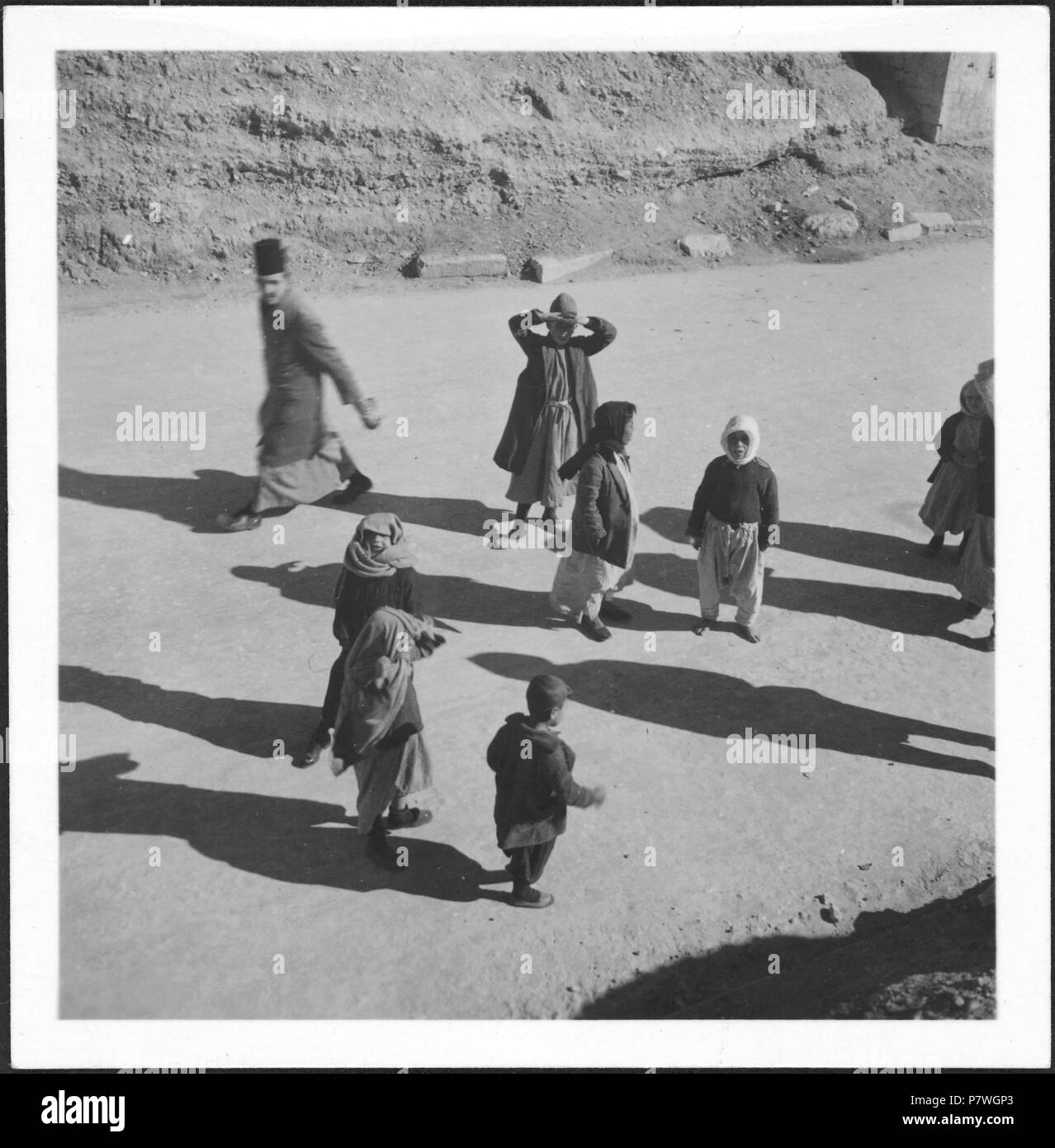 Syrie, Alep : Strassenszene ; Menschengruppe. à partir de 1933 jusqu'à 1934 83 CH-NB - Syrie, Alep- Strassenszene - Annemarie Schwarzenbach - SLA-Schwarzenbach-A-5-03-017 Banque D'Images