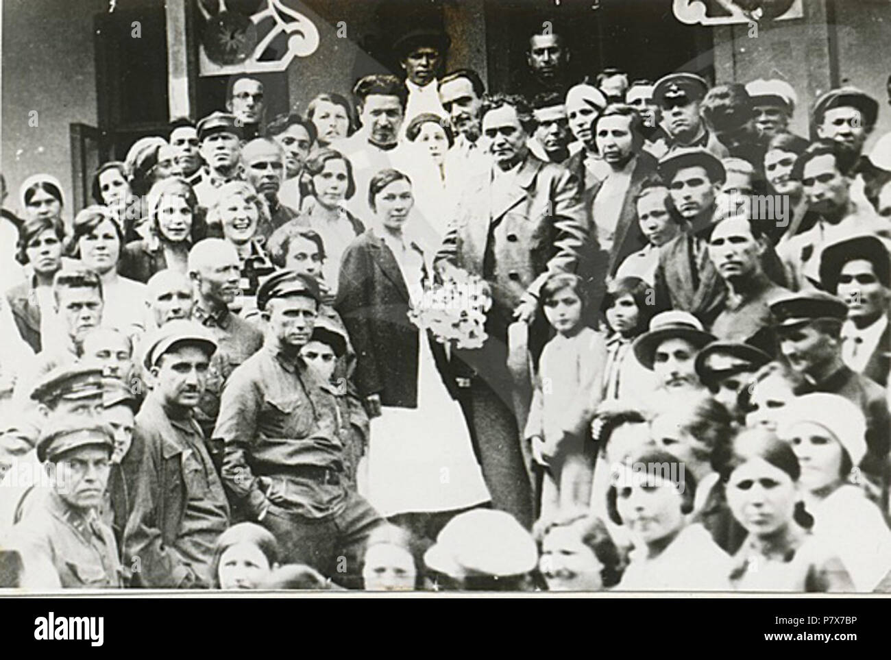 Anglais : politicien communiste bulgare Georgi Dimitrov et dirigeant communiste géorgien Philipe Makharadze à Gagra le sanatorium à Borjomi, RSS de Géorgie. 1934 . 1934171 Georgi Dimitrov lors d'une visite à la Géorgie soviétique en 1934 04 Banque D'Images