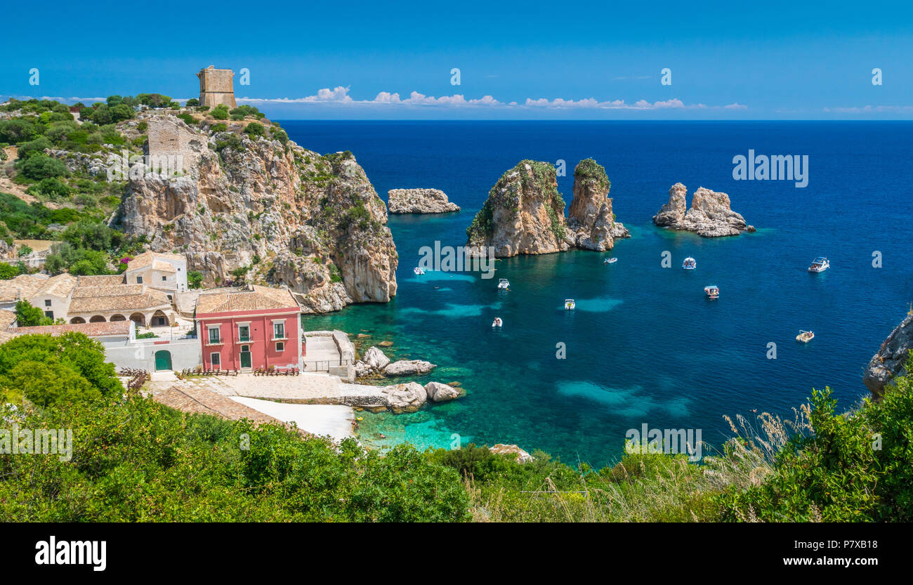 Panorama incroyable à la Tonnara di Scopello, province de Trapani, en Sicile. Banque D'Images
