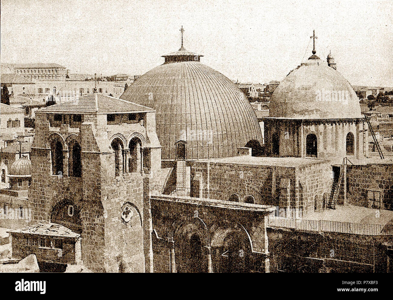 : - . . . ' '. 13, . 67. Anglais : dômes de la Temple de Dieu de le cercueil de la partie sud-est. La photo de I. P. Yuvachyov's book 'pèlerinage à la Palestine". Chapitre 13, p. 67. Deutsch : Die Kuppeln des Tempels des Gottessarges von der Südostseite. Die Fotografie aus dem I. P.JuwatschÖws Buchs 'Die Pilgerfahrt zu Palestine'. Das Chapitre 13, S. 67. Avant 1904 311 pèlerinage à la Palestine 13 (67) Banque D'Images