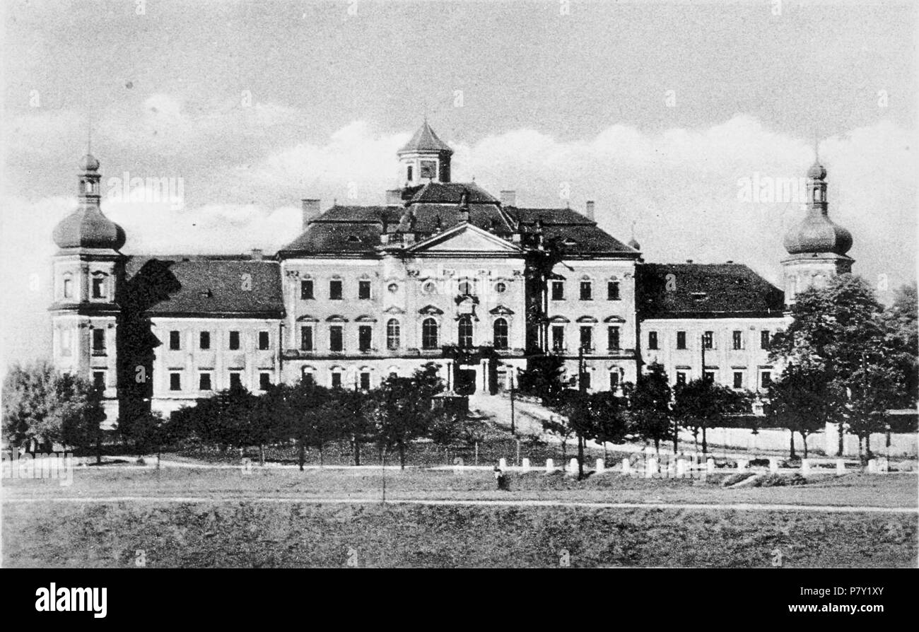 Anglais : Carte Postale historique avec le monastère Hradisko à Olomouc. eština klášterem : Historická s pohlednice Hradisko v Olomouci. Description sur l'inverse en allemand et tchèque : Omütz - Kloster Radisch. Olomouc - Klášter Hradisko. 44 Freig. 44174. 383 - J. Š. P.. Avant 1945 199 Hradisko monastery, photo historique Banque D'Images