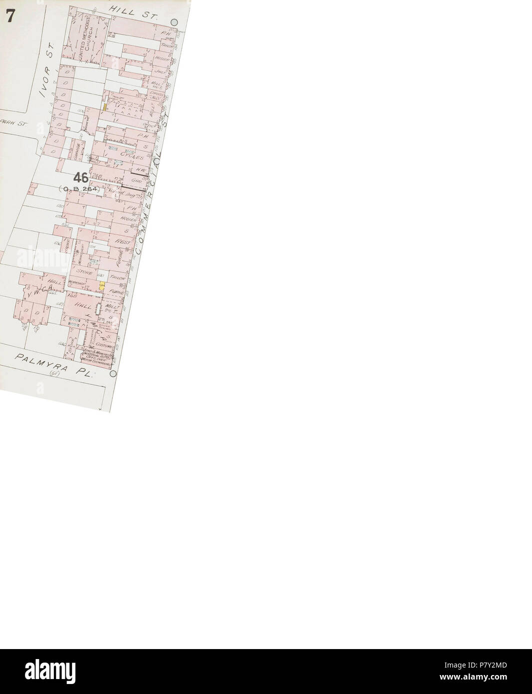 . Plan d'assurance de Newport, Monmouth : fiche 7-1. Anglais : Ce plan détaillé 1929 de Newport est une d'une série de deux feuilles dans un atlas à l'origine produit pour aider les compagnies d'assurance dans l'évaluation des risques d'incendie. Les bâtis, leur utilisation (résidentiel, commercial, éducatif, etc.), le nombre d'étages et la hauteur de l'édifice, ainsi que des matériaux de construction (et donc risque de brûlure) et dangers d'incendie particuliers (produits chimiques, séchoirs, étuves) ont été documentés afin d'estimer les primes. Noms des entreprises individuelles, des limites de propriété, et adresses étaient aussi souvent enregistrées. Ensemble Banque D'Images