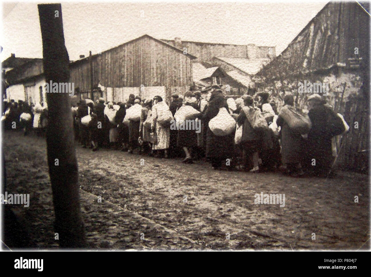 Deportacja jędrzejowskich obozu zagłady Żydów niemieckiego-Trblince 16 września w 1942 roku 225 Jędrzejów. Ul. Strażacka. Transport Pierwszy Żydów niemieckiego obozu z getta n'Treblince zagłady w, 16.IX.1942 Banque D'Images