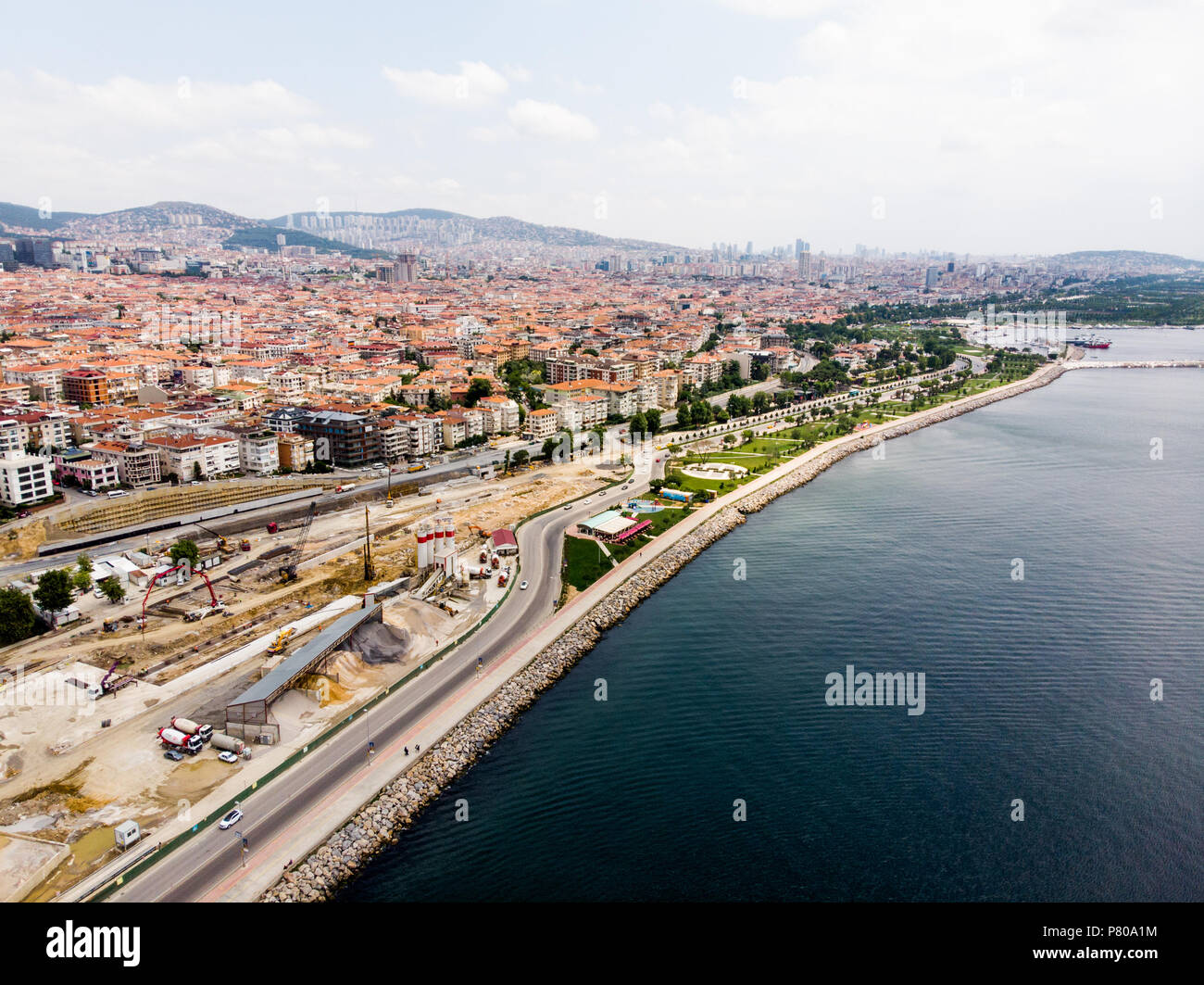 Drone aérien Vue de Bostanci Istanbul / Mer. Cityscape Photo Stock - Alamy
