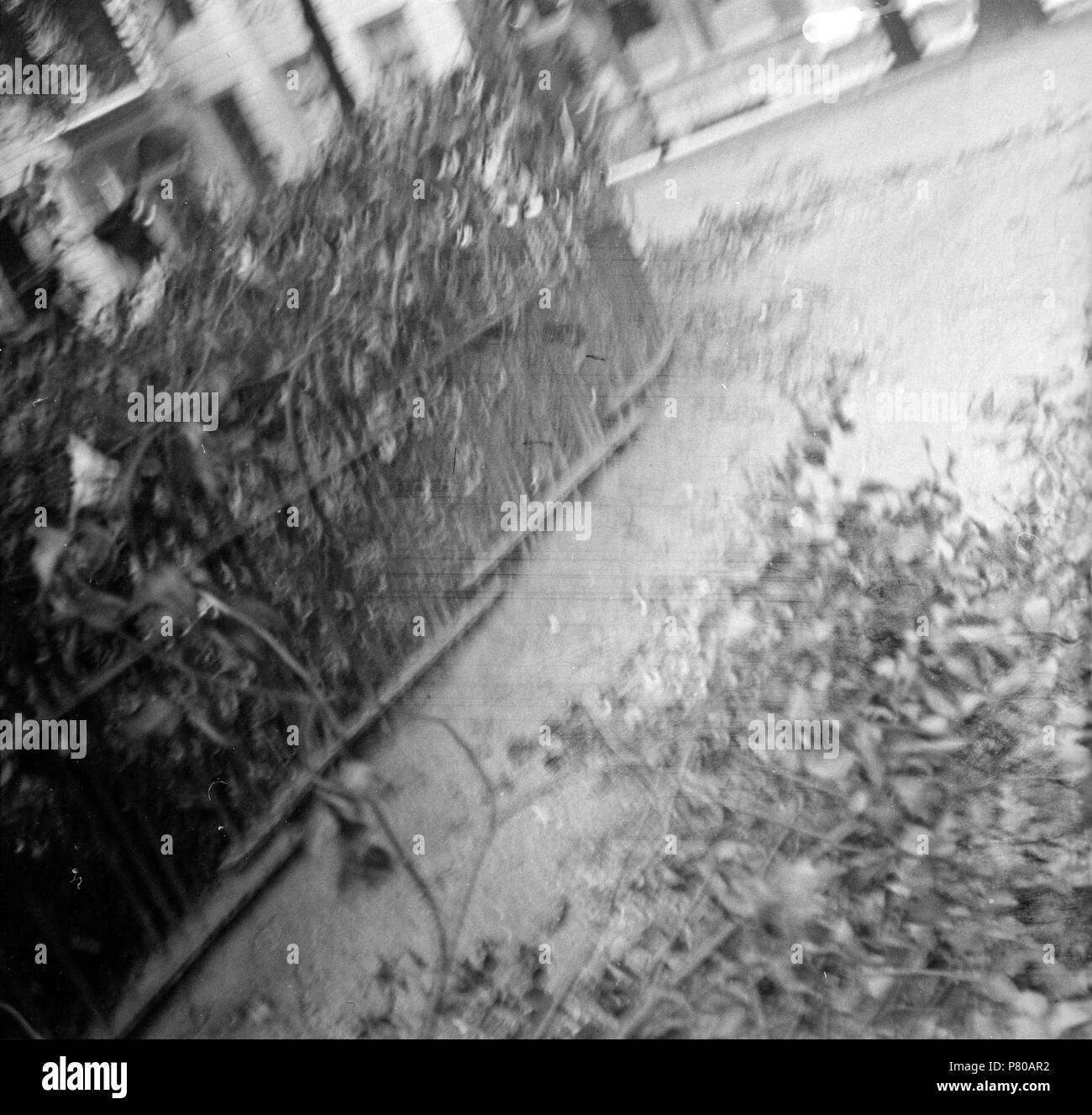 . Huizinga collectie infobord - NIOD - 216609. Nederlands : Foto uit de collectie Huizinga van het NIOD. Aftreden infobord een stad. Menno Huizinga a été onderdeel van Ondergedoken en caméra de illegaal haal foto's tijdens de bezetting. Dit is hij zijn en hoofdzakelijk acte woonplaats Den Haag. Date inconnue 37 AV856 HUI-1311 Banque D'Images