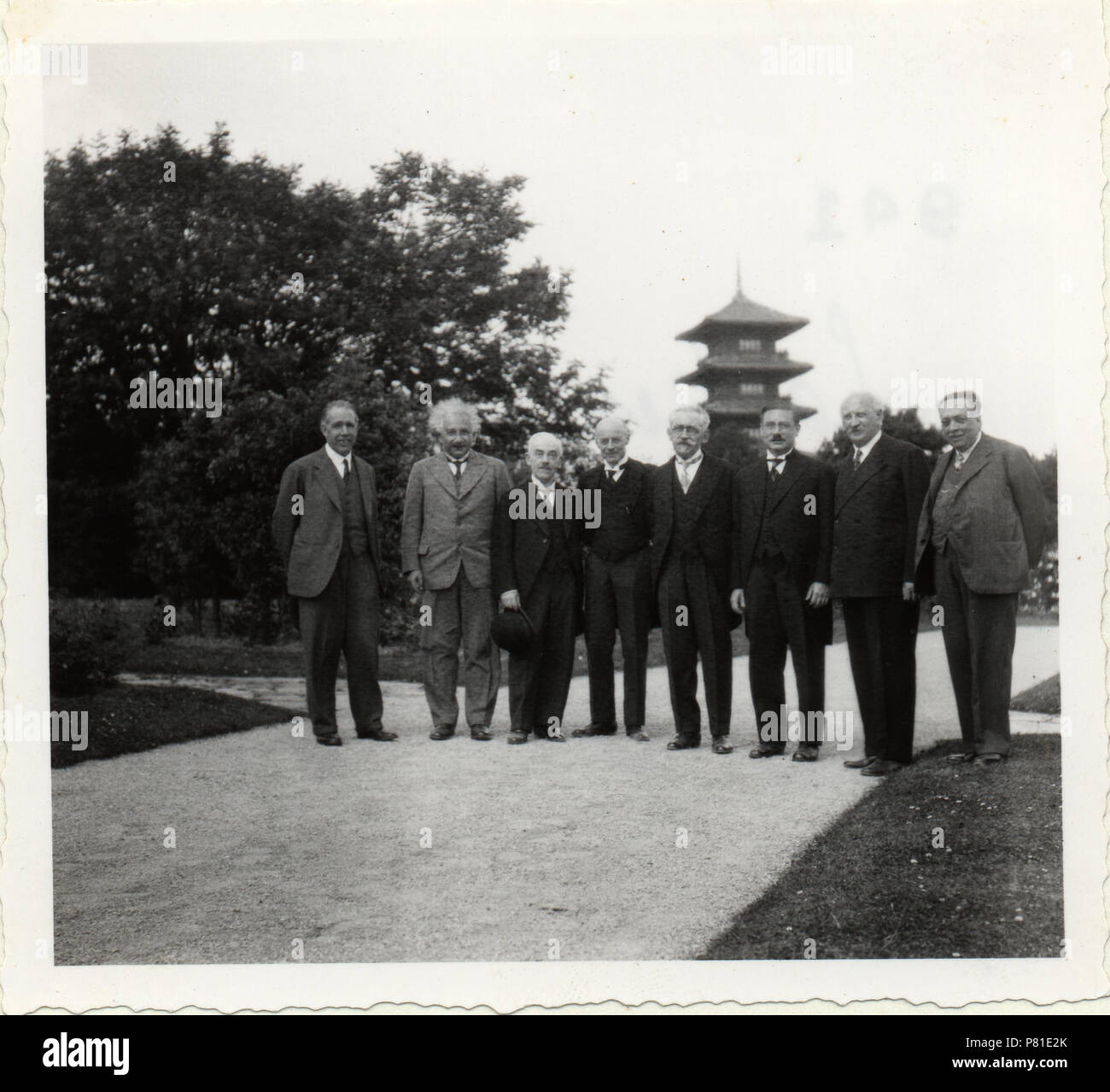 Von liens : Niels Bohr, Albert Einstein, ein la belgischer Physiker, , Paul Langevin, Peter Debye, Abr.e. Joffee, Wolfgang Pauli 148 ETH-bib-Einstein, Albert (1879-1955) dans Belgien-Portrait-Elevated View 10391-A Banque D'Images