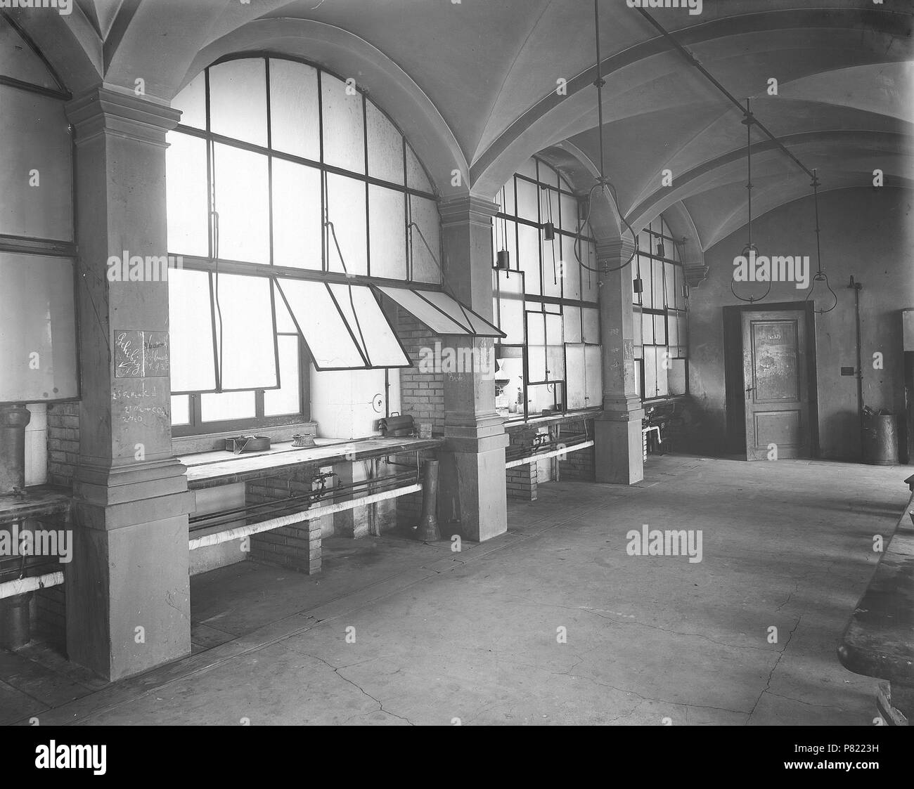 Fensterkapelle 151 ETH-bib-Zürich, ETH Zürich, Chemiegebäude Destillierraum (CAB), no 18b (Unteres Laboratorium)-Ans 00401-A-F Banque D'Images