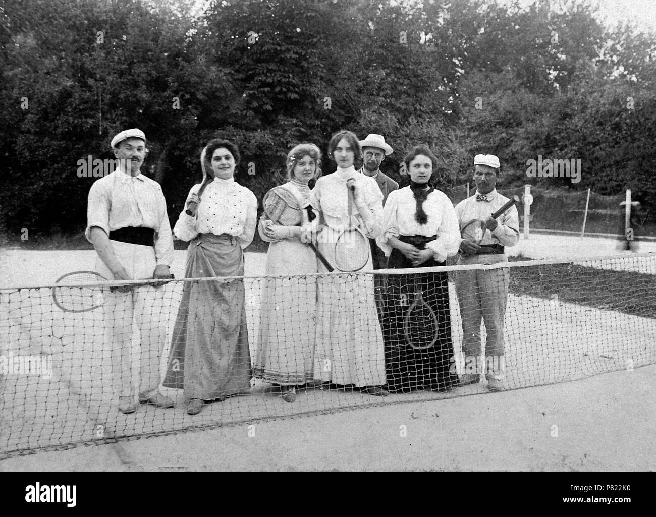 Tags : été, temps libre, raquettes de tennis, tennis, tennis, hommes, femmes, tableau . 1915 161 l'été, temps libre, raquettes de tennis, tennis, tennis, hommes, femmes, tableau Fortepan 2295 Banque D'Images