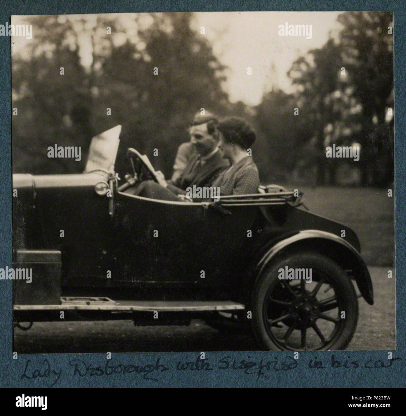 Par Lady Ottoline Morrell, snapshot vintage print, 1926 346 Siegfried Sassoon et Ethel Fane Banque D'Images
