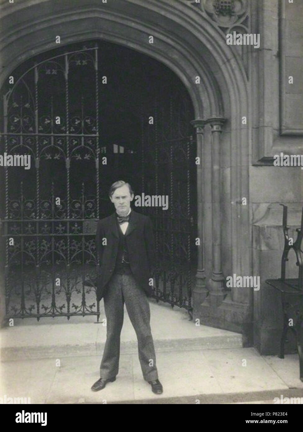Anglais : Chaîne d'Arthur Strong (1863-1904), orientaliste anglais, historien de l'art et de bibliothécaire. Mai 1897 340 Sandford Arthur Strong Stone Banque D'Images