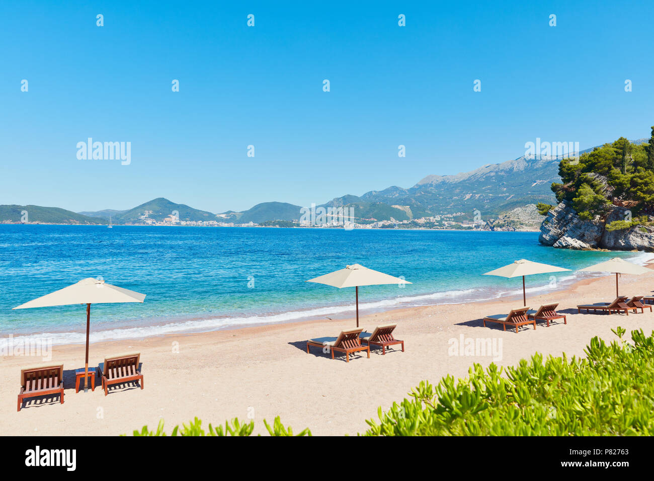 Vacances Dété Fond écran Plage Côte Avec Chaises Longues