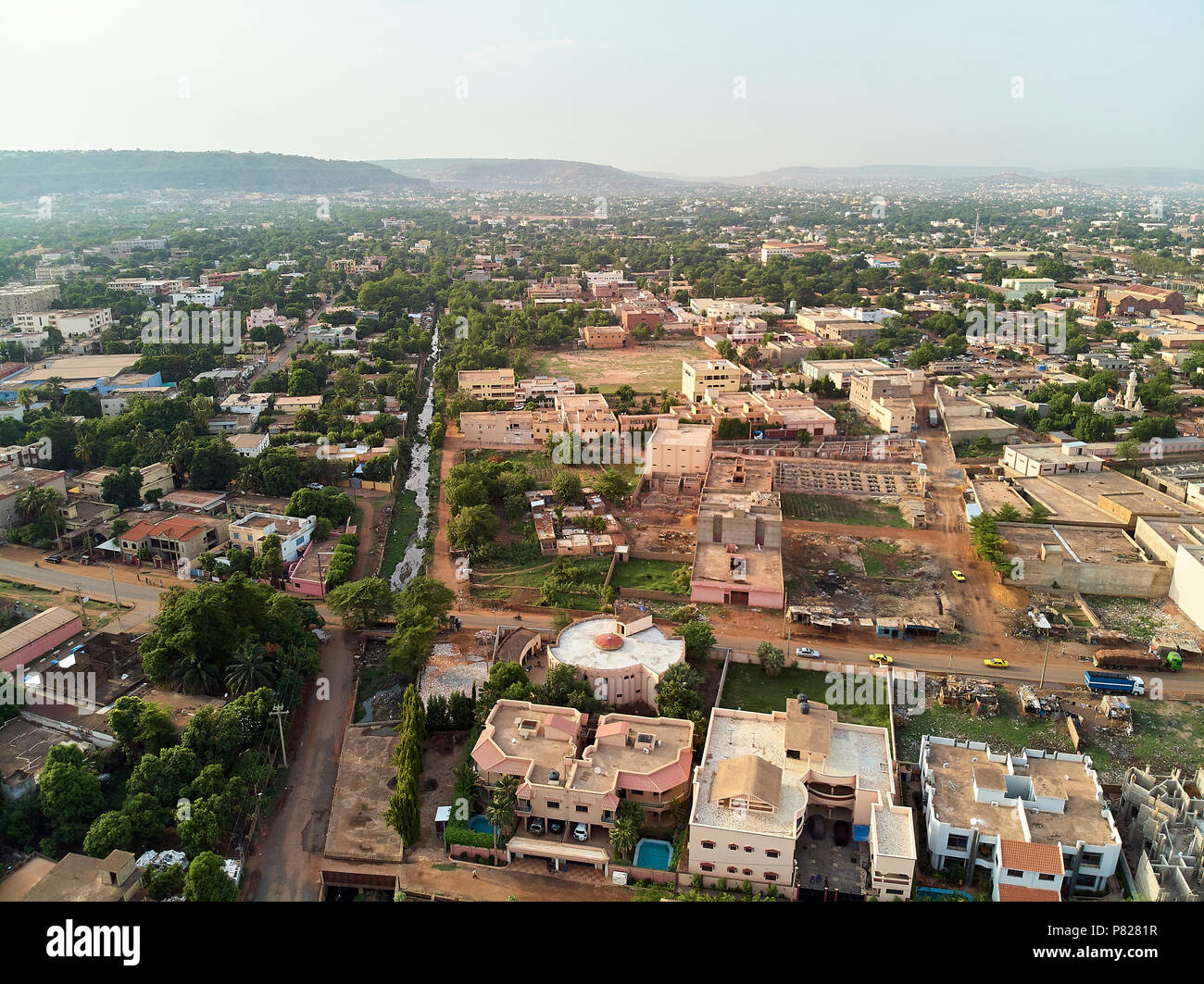 Bamako est la capitale et la plus grande ville du Mali, avec une population de 1,8 millions de dollars. En 2006, il a été estimé à la ville la plus forte croissance en Afrique un Banque D'Images