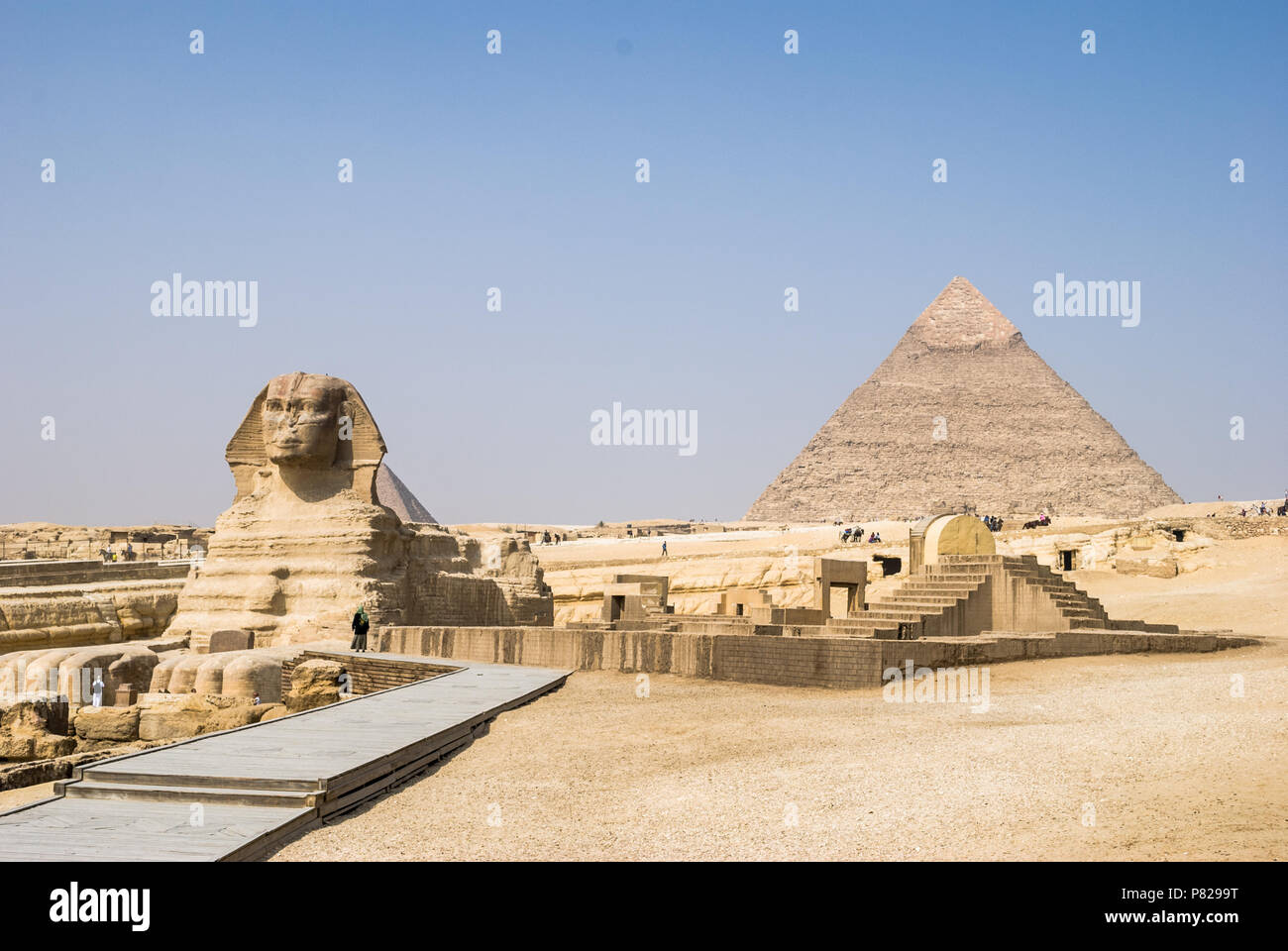 Avis de grand Sphinx de Gizeh et la Pyramide de Khafré, Egypte Banque D'Images
