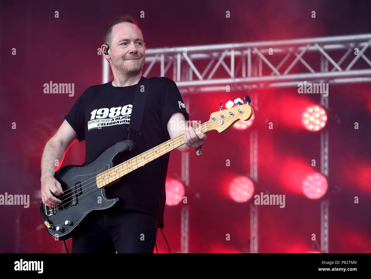 Iain Cook de AIRBOURNE joue sur la scène principale pour le Festival TRNSMT sur Glasgow Green à Glasgow. Banque D'Images