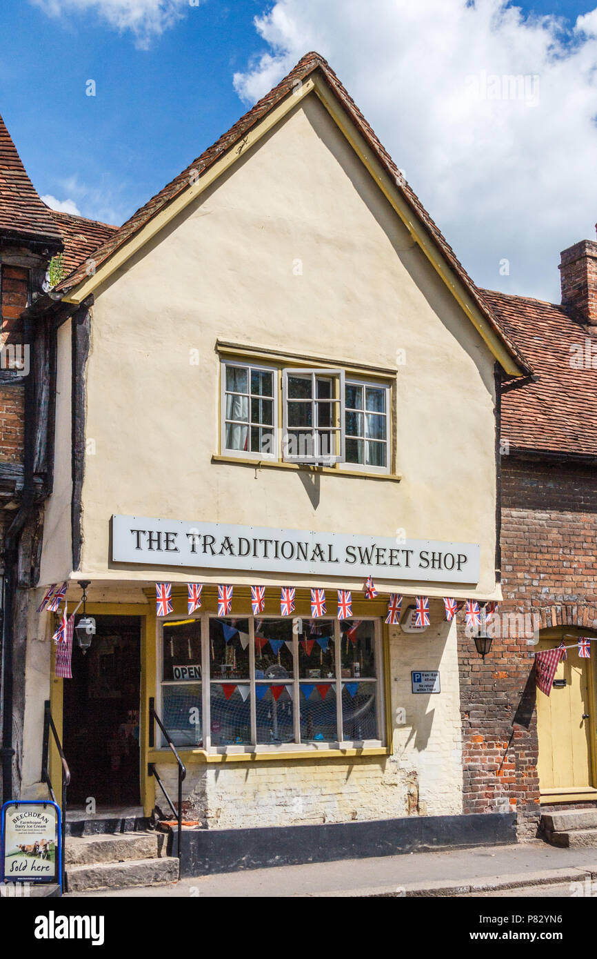 West Wycombe, England, 3e juin 2018 : le traditionnel sweet shop. La boutique vend des bonbons anglais traditionnel pas normalement disponibles dans les supermarchés.cand Banque D'Images