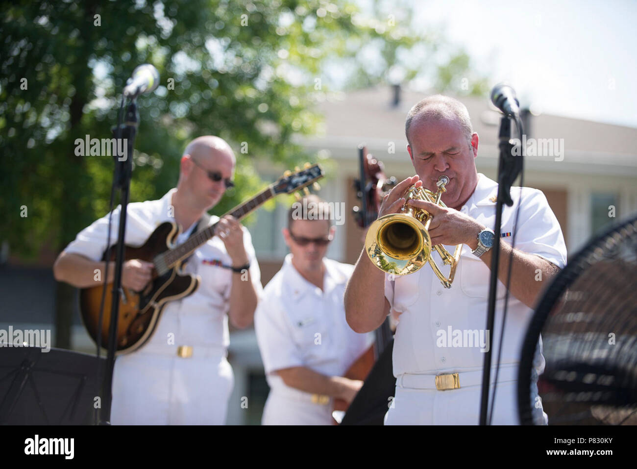 Bethesda (8 septembre 2016) DPC sélectionne à partir de la U.S. Navy Band effectuer un récital spécial à l'appui des patients, de la famille, et les clients de la maison de pêcheur sur le campus de l'Armée nationale Walter Reed Medical Center. Étaient également présents et leurs sponsors de Sélectionne BUMED. Banque D'Images