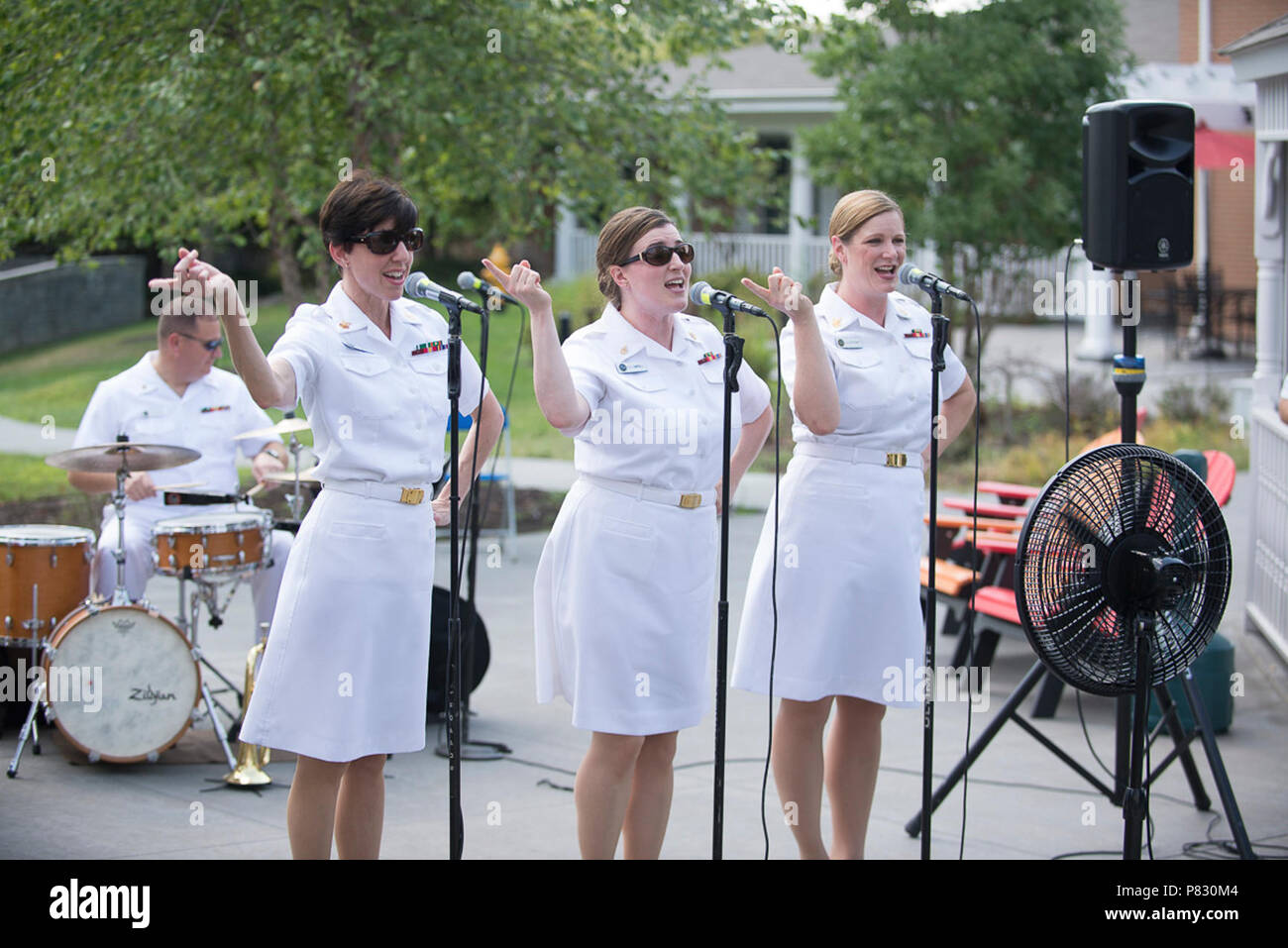 Bethesda (8 septembre 2016) DPC sélectionne à partir de la U.S. Navy Band effectuer un récital spécial à l'appui des patients, de la famille, et les clients de la maison de pêcheur sur le campus de l'Armée nationale Walter Reed Medical Center. Étaient également présents et leurs sponsors de Sélectionne BUMED. Banque D'Images