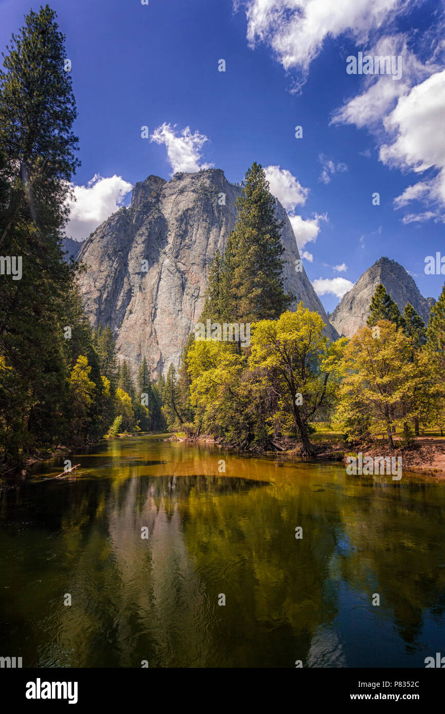 Yosemite National Park's Cathedral Rocks Banque D'Images
