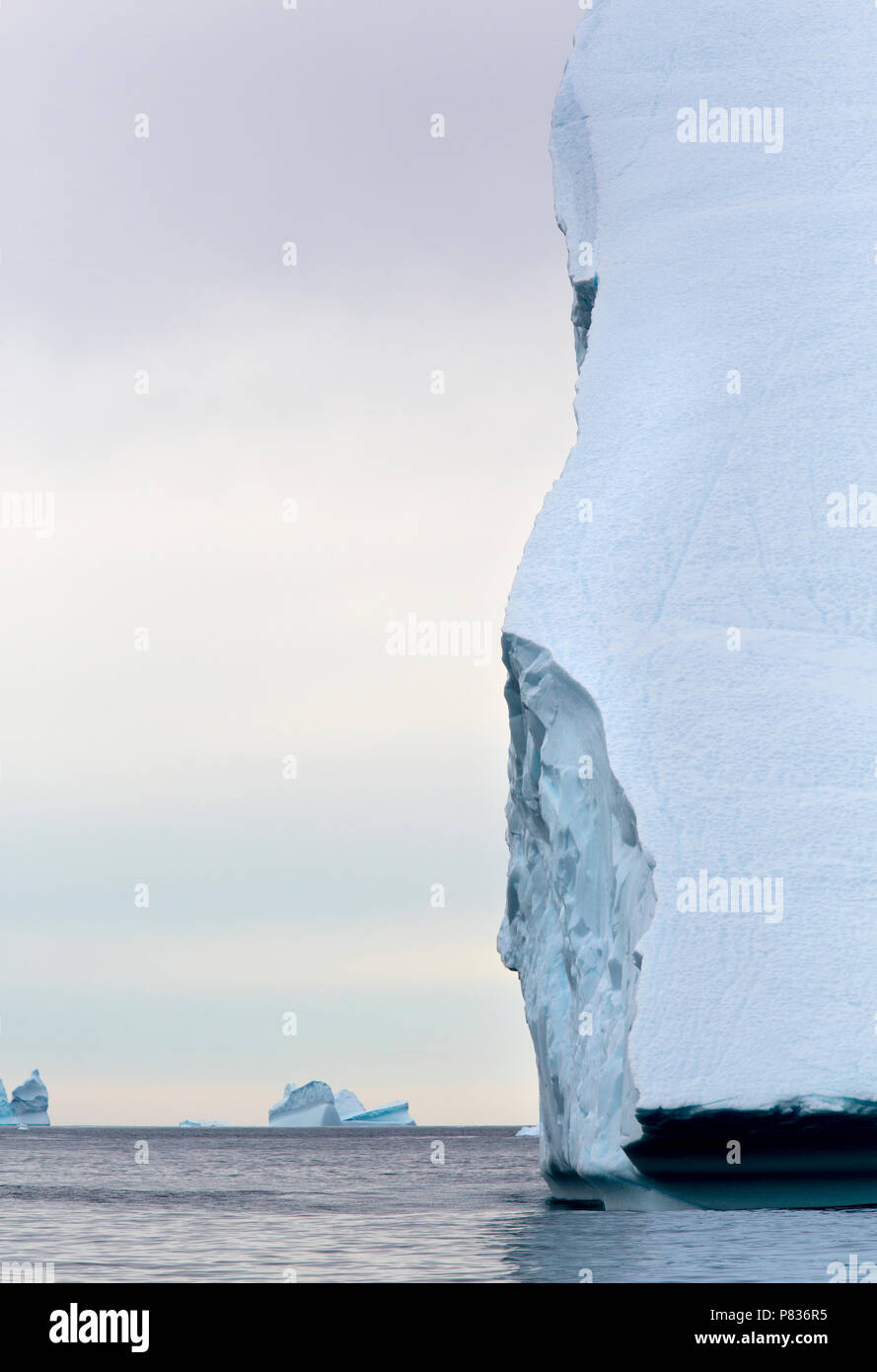 Les icebergs au large de la côte est du Groenland, Taliisaq Banque D'Images