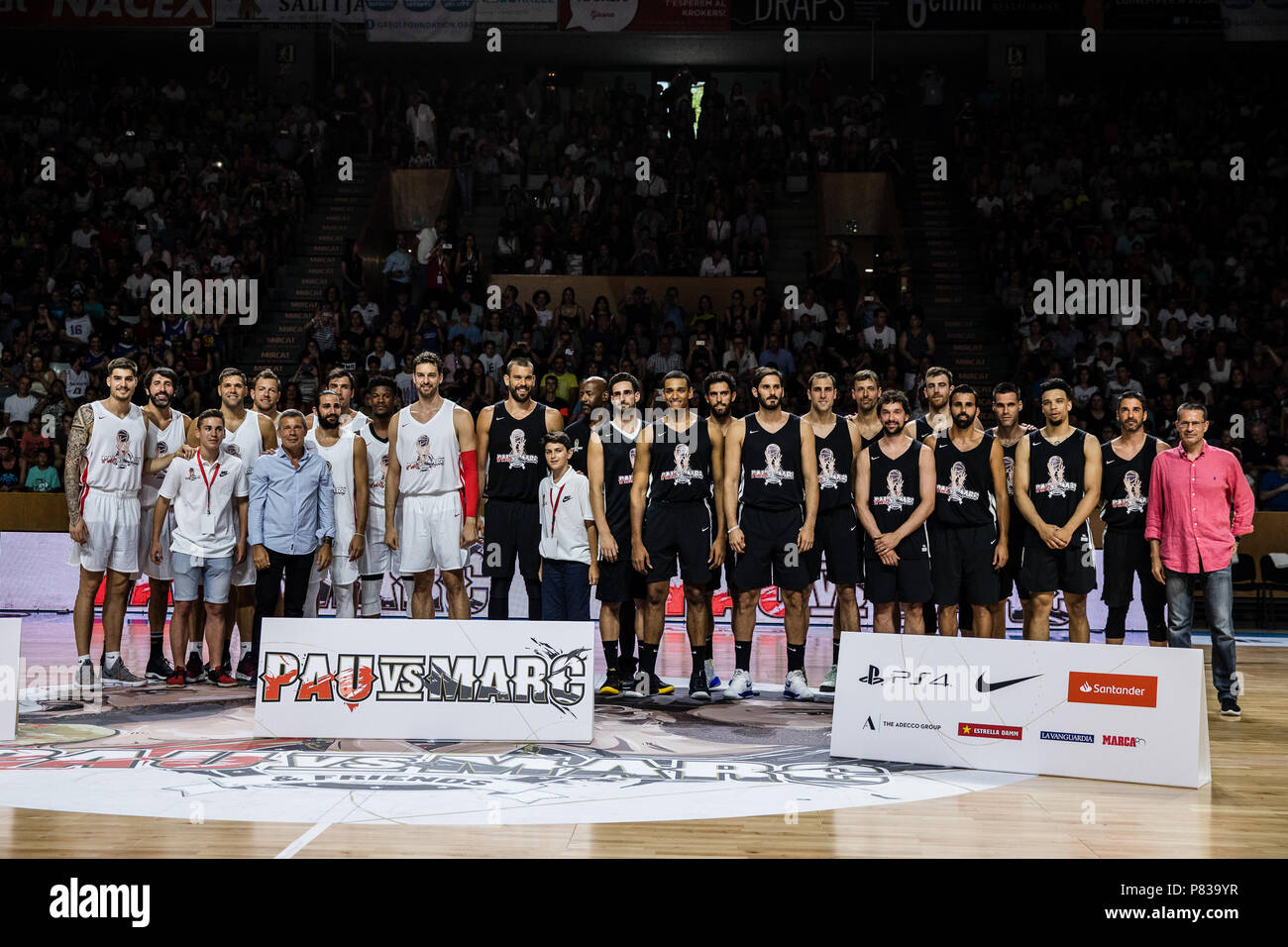 Tous les joueurs au cours de l'organisme de bienfaisance match amical Pau Gasol vs Marc Gasol, européennes et américaines avec la NBA pour aider les jeunes joueurs de basket-ball et les équipes à Girona Fontajau Pavillion, le 8 de juillet de 2018. 8 juillet, 2018. Crédit : Xavier Bonilla/AFP7/ZUMA/Alamy Fil Live News Banque D'Images