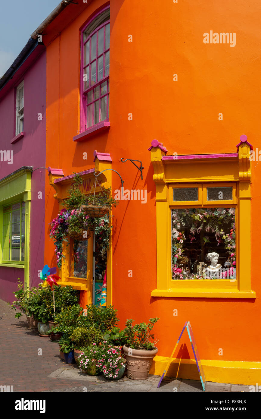Kinsale, Comté de Cork, Irlande. Coin de rue coloré à Market Lane dans le centre-ville. Banque D'Images