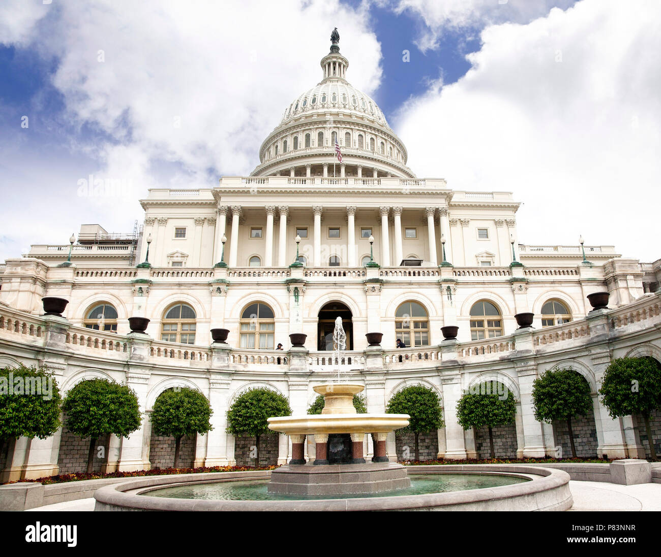 Le bâtiment du Capitole, qui abrite le Sénat et la Chambre des représentants des États-Unis sur le National Mall, Washington, DC. Banque D'Images