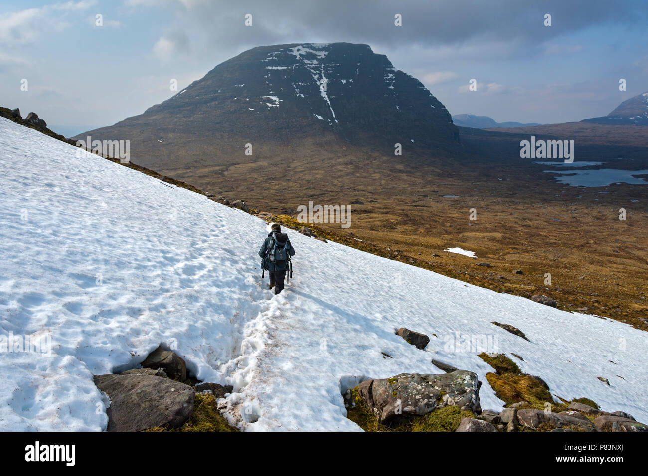 Carn na Feòla (Beinn Dearg), à partir de la piste à Coire Mhic Fhearchair, Torridon, région des Highlands, Ecosse, Royaume-Uni. Banque D'Images