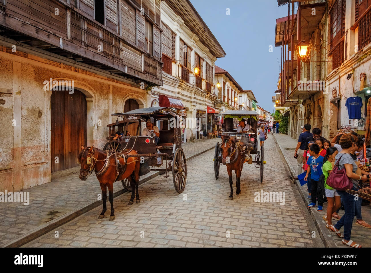 La pittoresque ville coloniale espagnole du 16ème siècle de Vigan aux Philippines avec ses calèches et rues pavées Banque D'Images