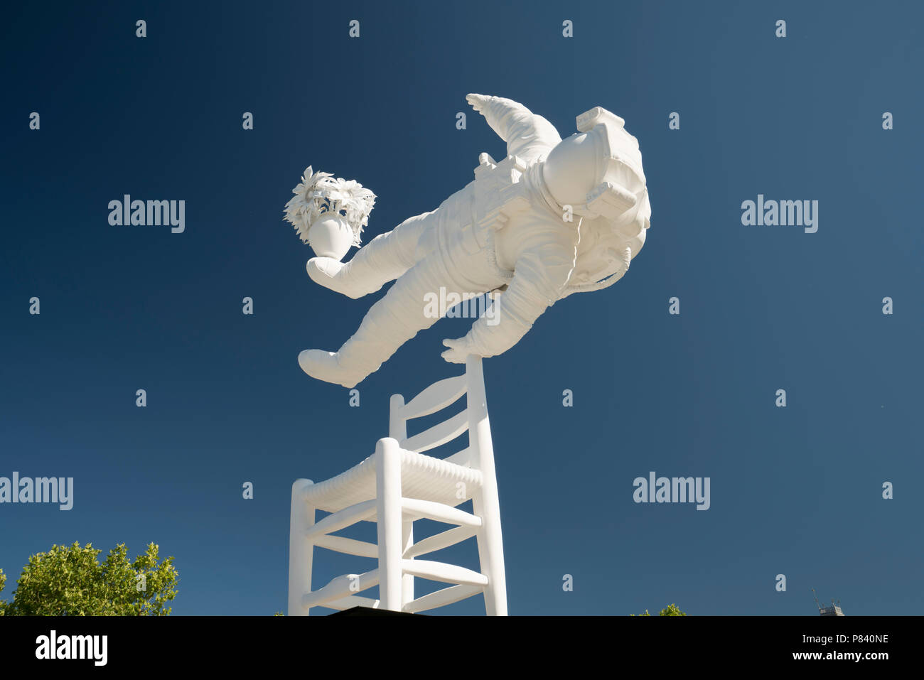 L'art de l'astronaute sur la place du musée à Amsterdam par Joseph Klibansky Banque D'Images