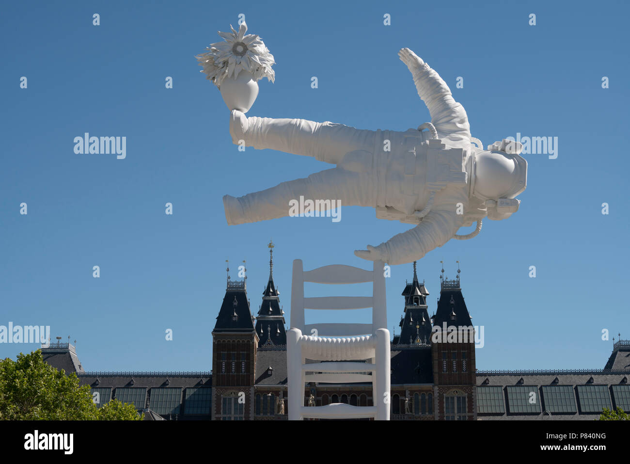 L'art de l'astronaute sur la place du musée à Amsterdam par Joseph Klibansky Banque D'Images